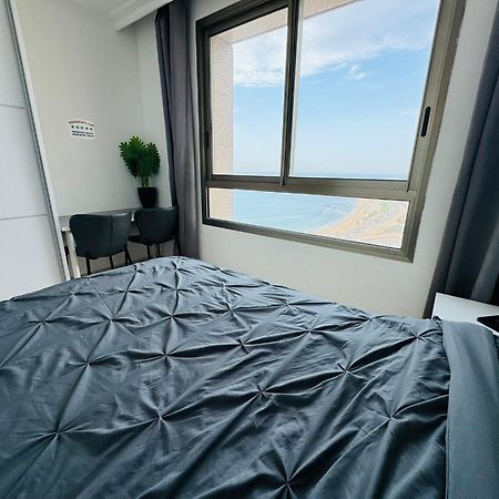 Luxurious Beach Apartment Haifa Exteriör bild