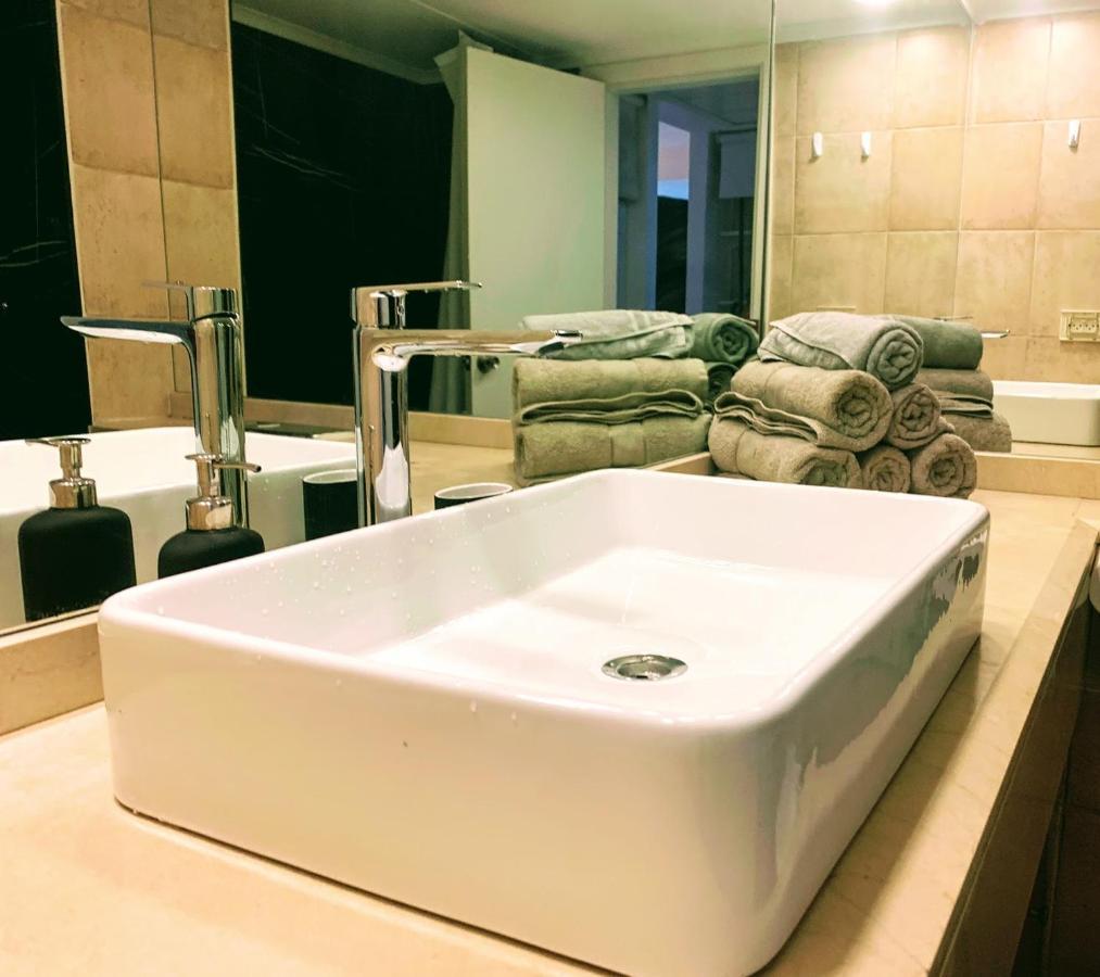 Luxurious Beach Apartment Haifa Exteriör bild